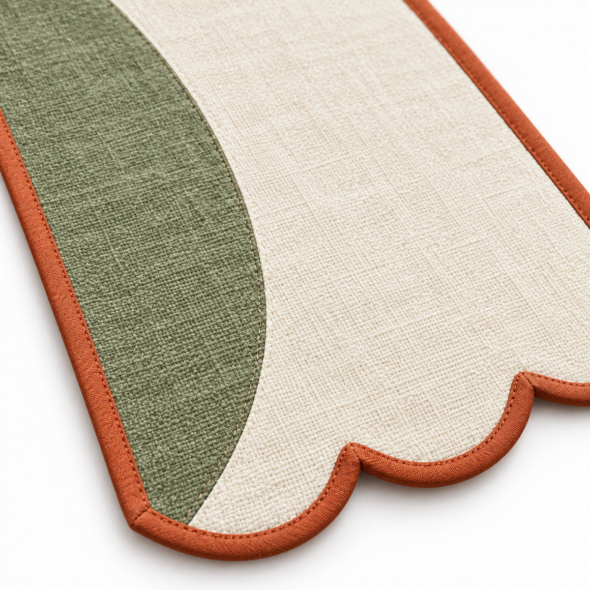Petal Arc Table Runner